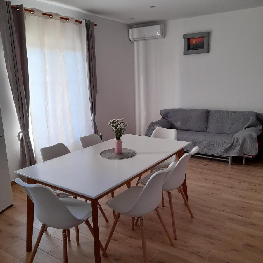 Apartments Filipovic Биоград на Мору Екстериор снимка