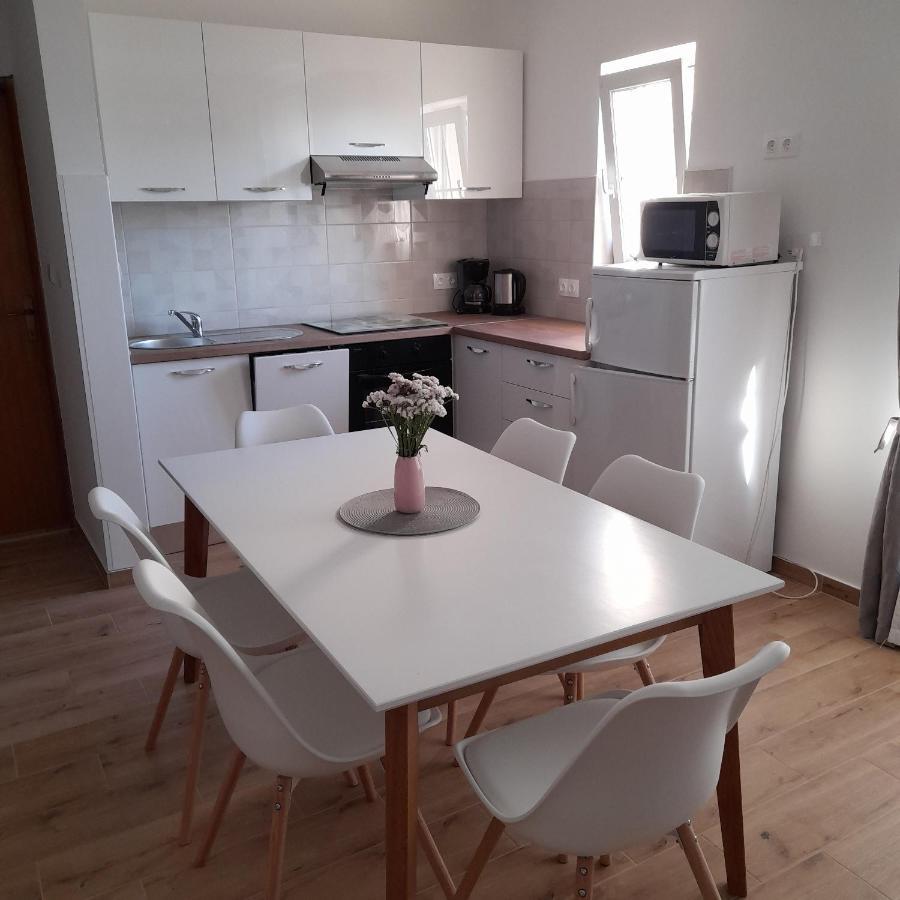Apartments Filipovic Биоград на Мору Екстериор снимка