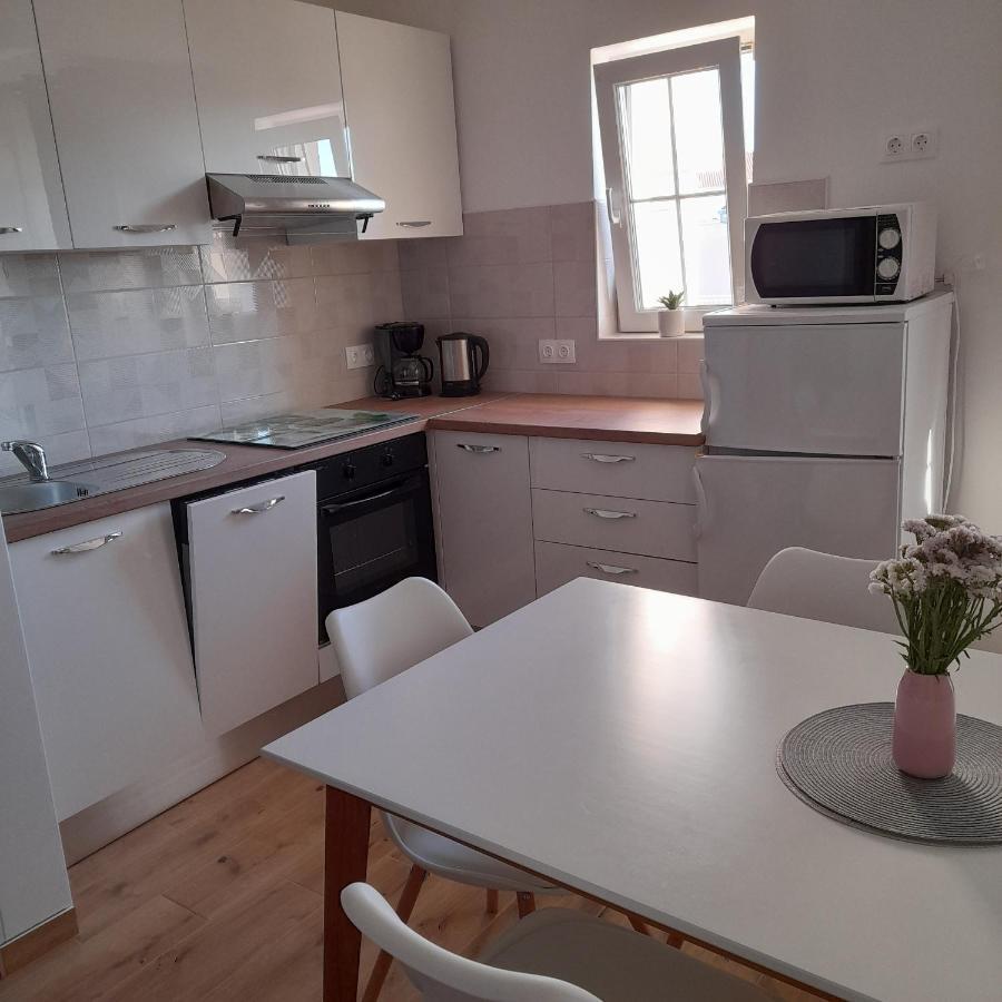 Apartments Filipovic Биоград на Мору Екстериор снимка