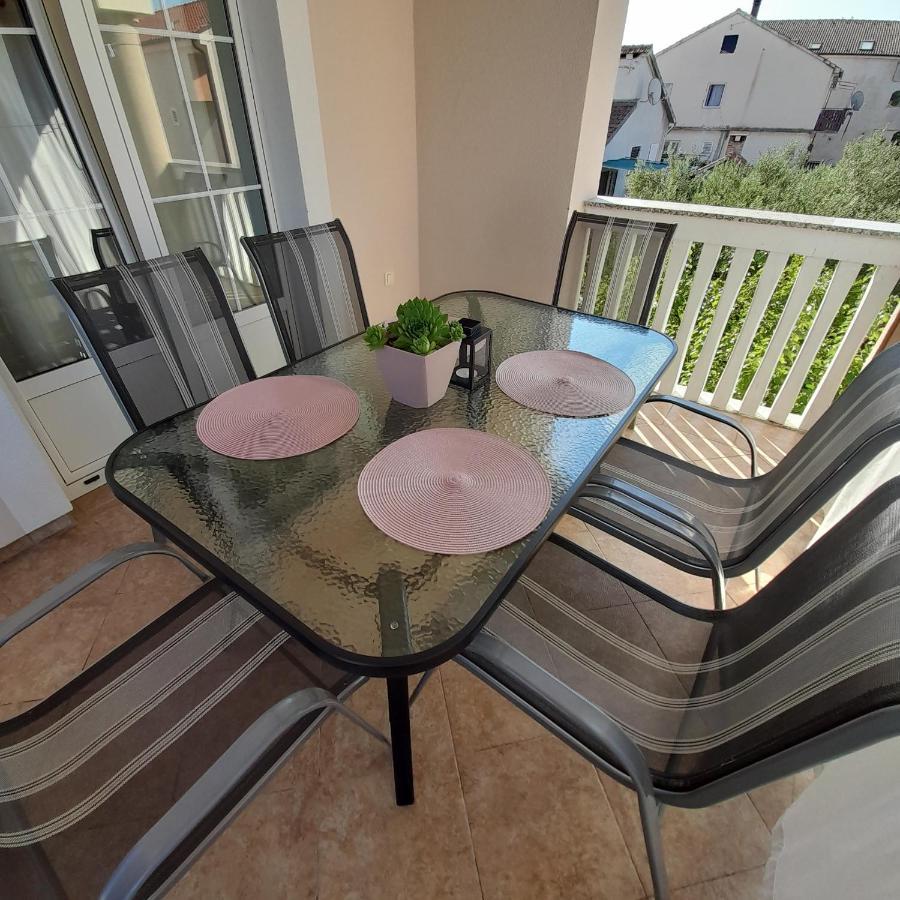 Apartments Filipovic Биоград на Мору Екстериор снимка