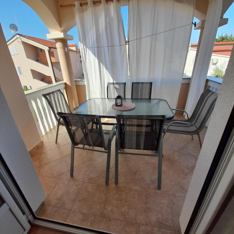 Apartments Filipovic Биоград на Мору Екстериор снимка