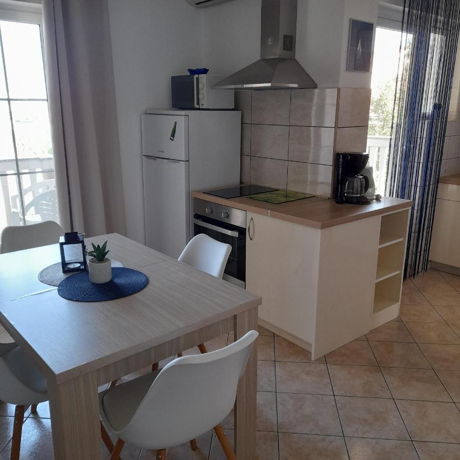 Apartments Filipovic Биоград на Мору Екстериор снимка