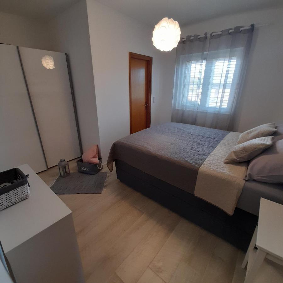 Apartments Filipovic Биоград на Мору Екстериор снимка