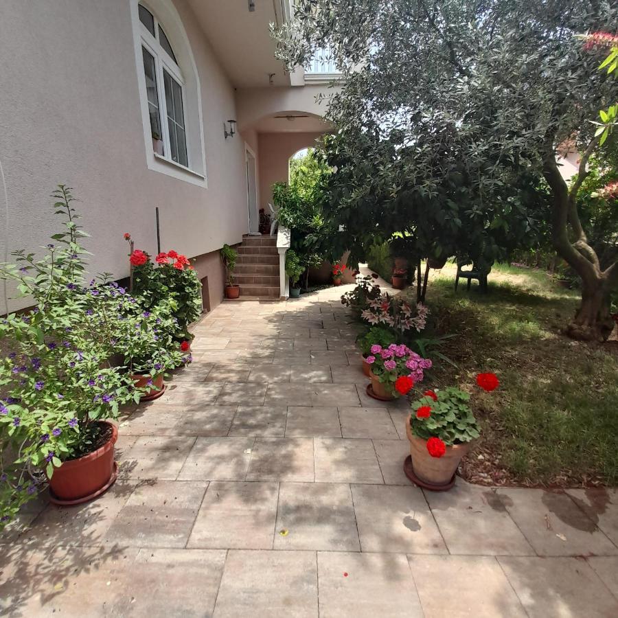 Apartments Filipovic Биоград на Мору Екстериор снимка