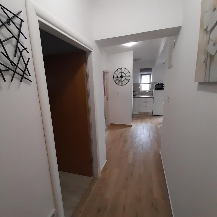 Apartments Filipovic Биоград на Мору Екстериор снимка