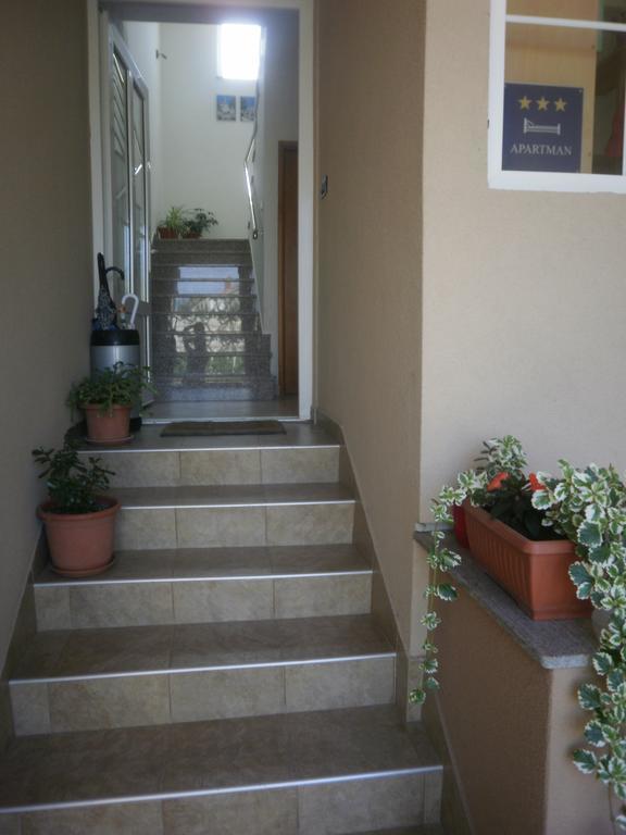 Apartments Filipovic Биоград на Мору Екстериор снимка